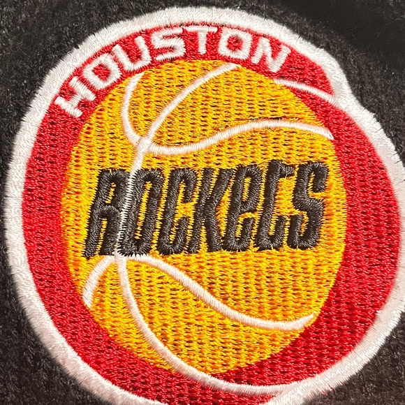 Mitchell & Ness NBA Houston Rockets Knit Pom Winter Hat Beanie. - Picture 2 of 6